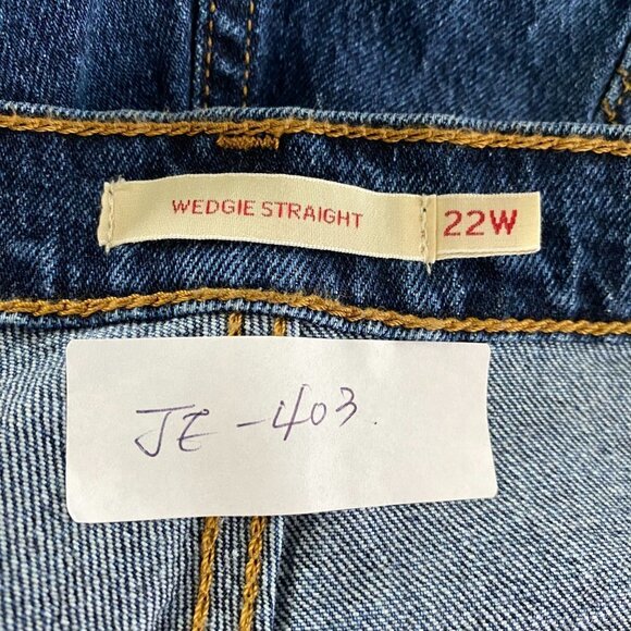 Levi's Premium Wedgie Straight Jeans Button Fly High‎ Rise NWT Women's Size 22W - Picture 2 of 12